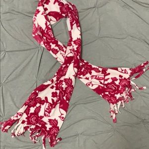 Pink and white fleece scarf